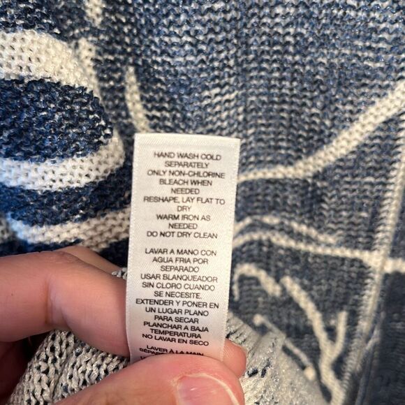 Chico’s Blue Printed Miranda V-Neck Sweater Large - Picture 7 of 8